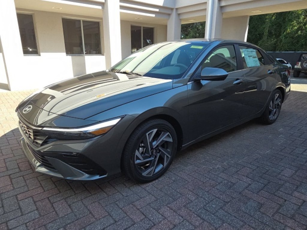 New 2025 Hyundai Elantra SEL Convenience Sedan