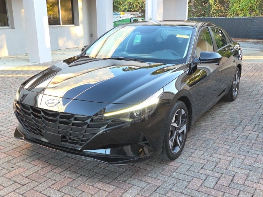 Used 2023 Hyundai Elantra SEL Sedan