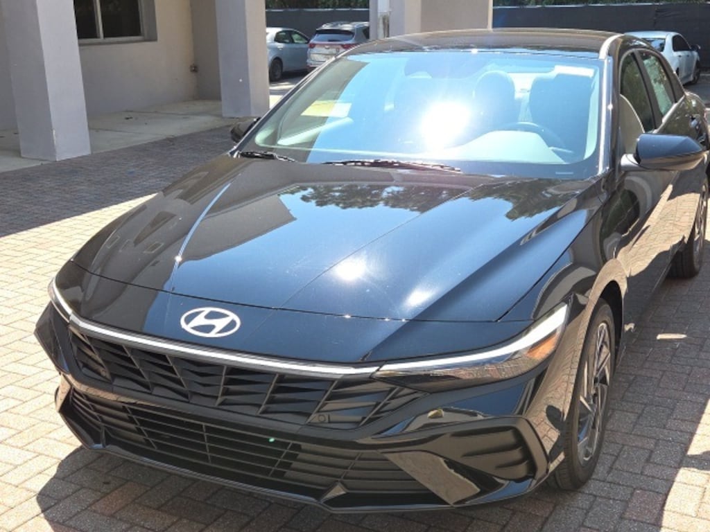 New 2025 Hyundai Elantra SEL Sport Sedan