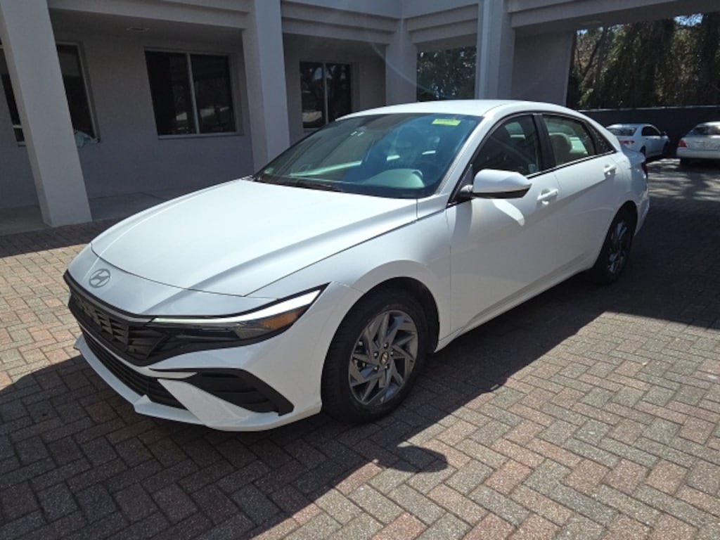 Used 2024 Hyundai Elantra SEL Sedan