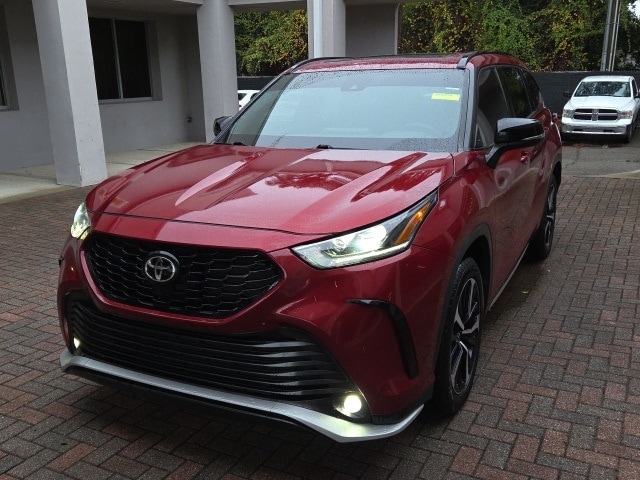 2022 Toyota Highlander XSE's photo
