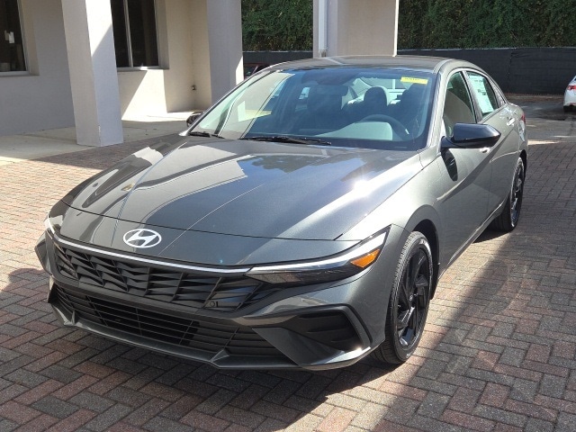 2026 Hyundai Elantra SEL's photo