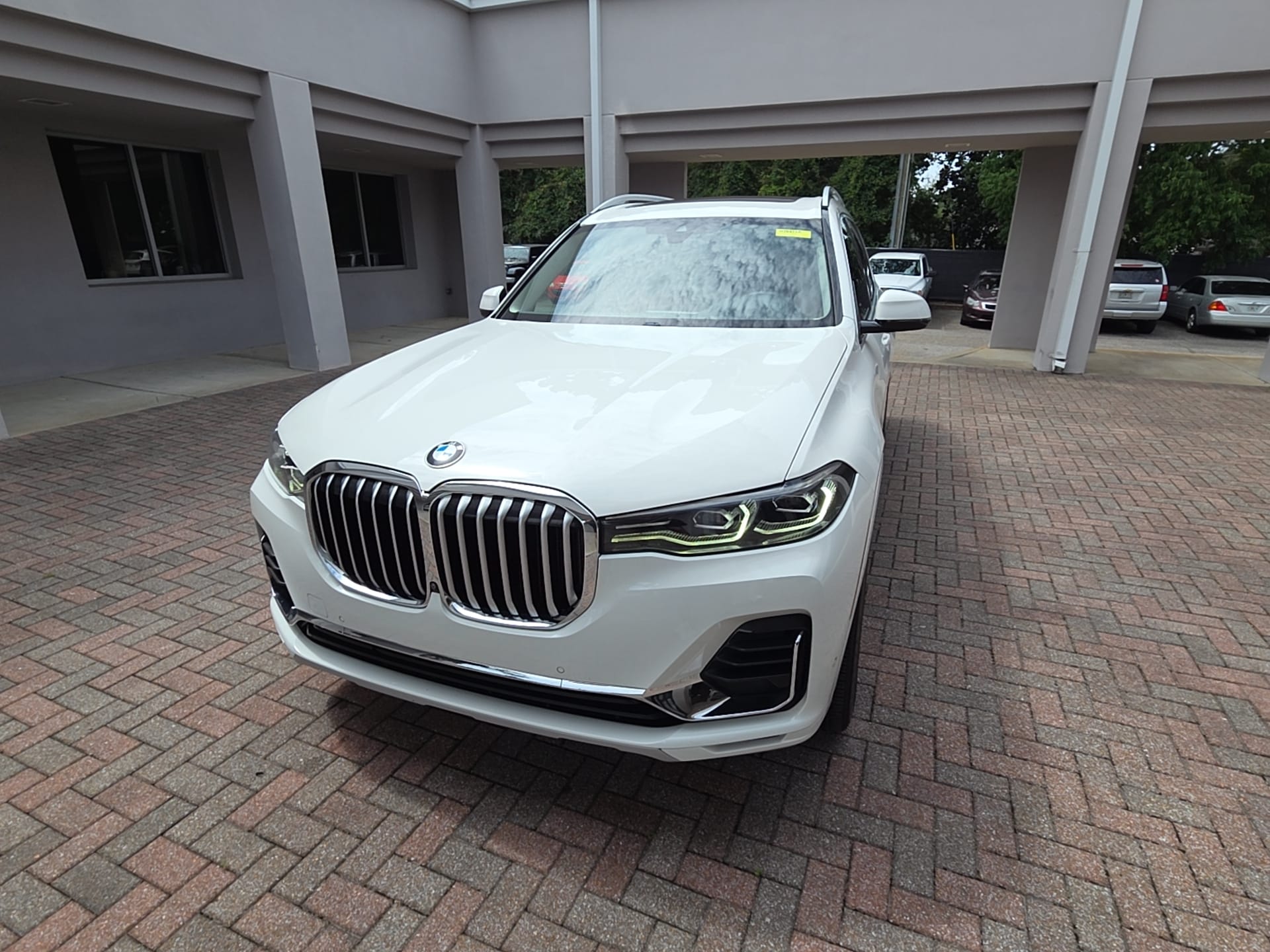 2022 BMW X7 xDrive40i's photo