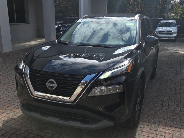 2022 Nissan Rogue SV's photo