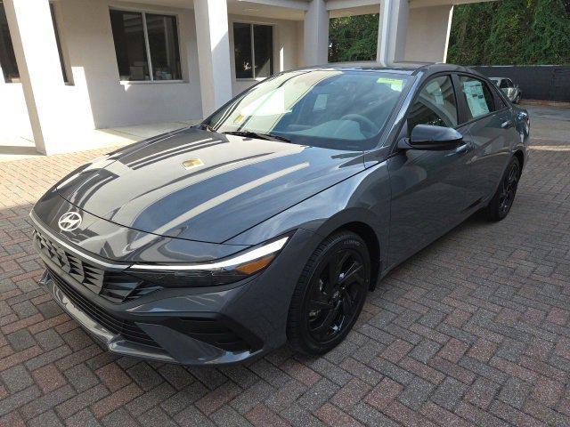 2026 Hyundai Elantra SEL Sport photo 2