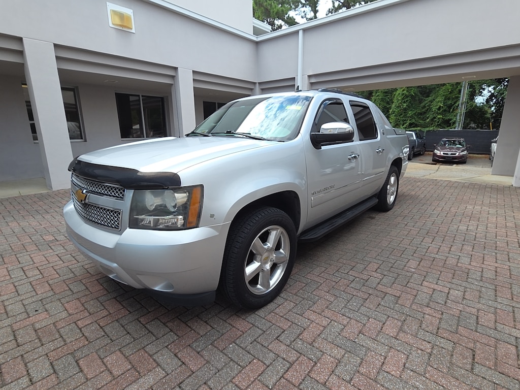 Used 2013 Chevrolet Avalanche LTZ Black Diamond Truck Crew Cab