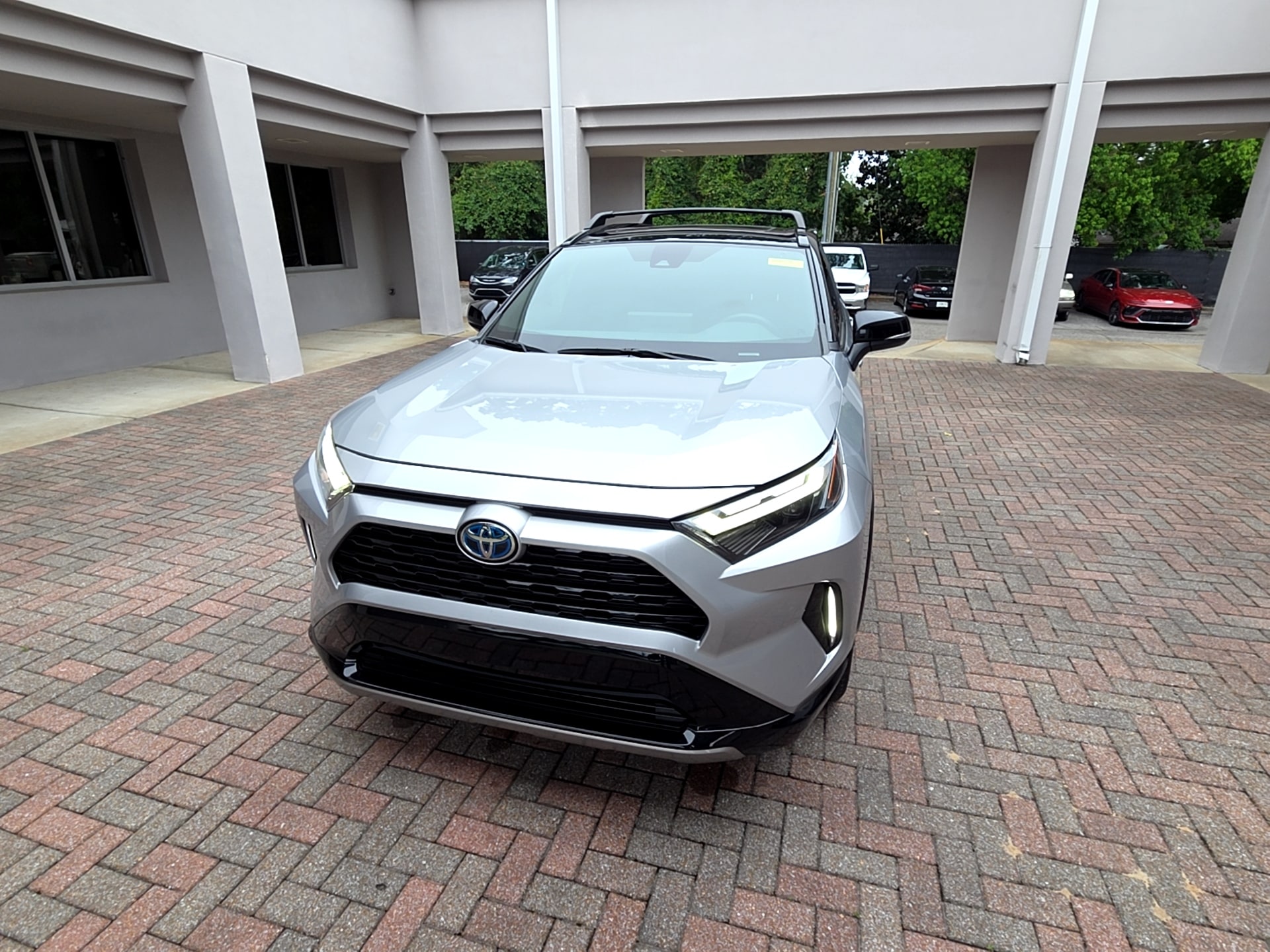2023 Toyota RAV4 Hybrid XSE AWD's photo