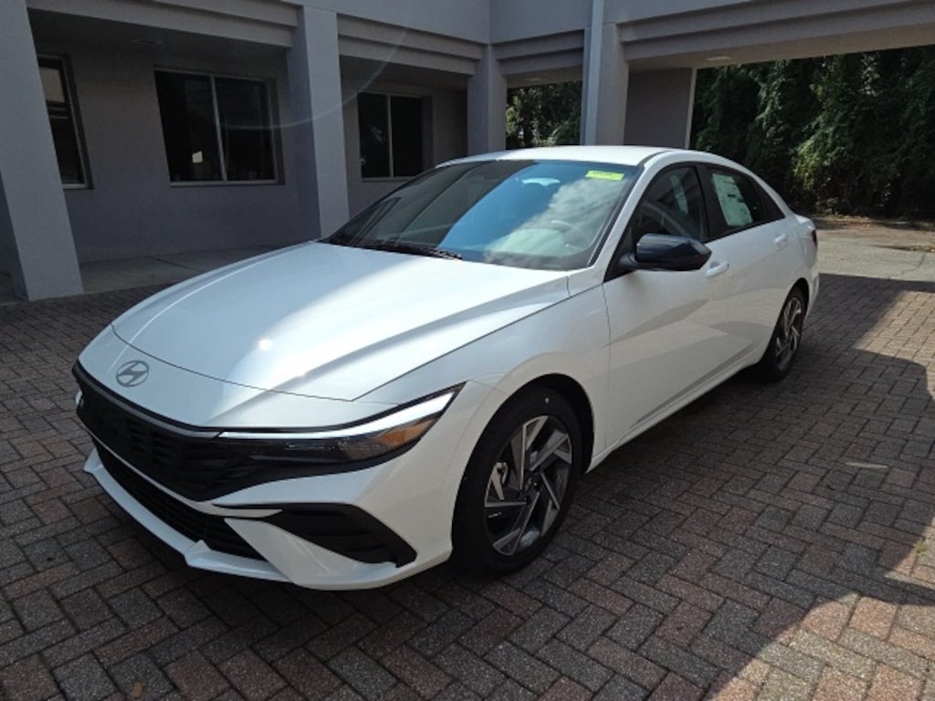 New 2025 Hyundai Elantra SEL Sport Sedan