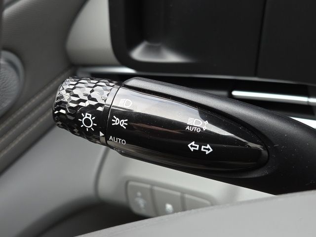 2025 Hyundai Elantra SEL - Photo 35