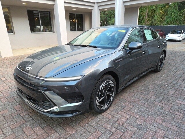 2026 Hyundai Sonata SEL Sport photo 2