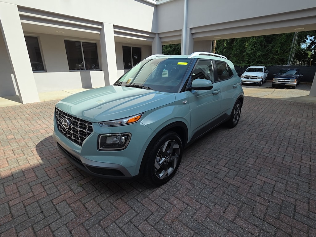 Used 2025 Hyundai Venue SUV