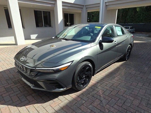 2026 Hyundai Elantra SEL Sport photo 2