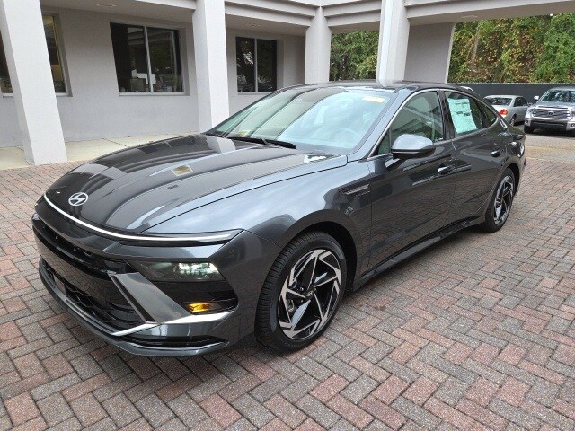 2026 Hyundai Sonata SEL Sport photo 2