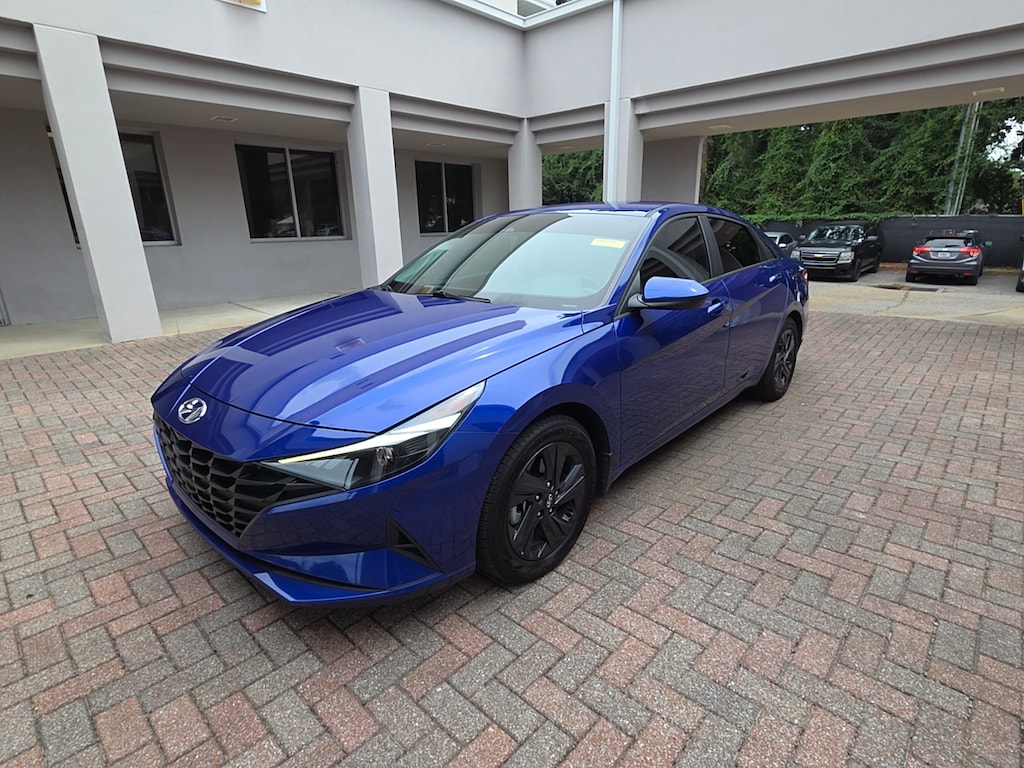 Used 2022 Hyundai Elantra Hybrid Blue Sedan