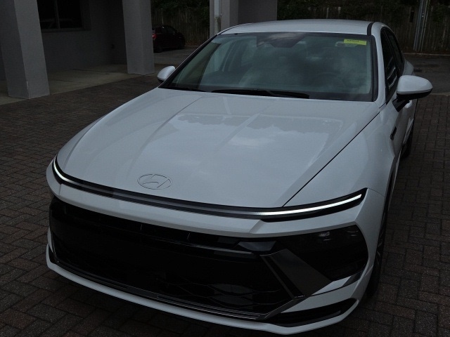 2025 Hyundai Sonata Hybrid SEL's photo