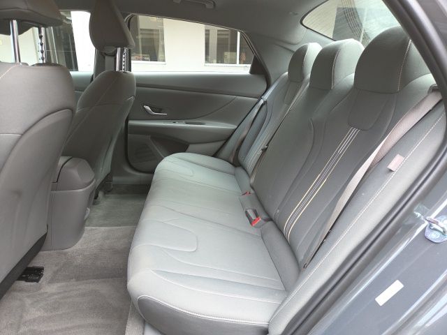 2025 Hyundai Elantra SEL - Photo 20