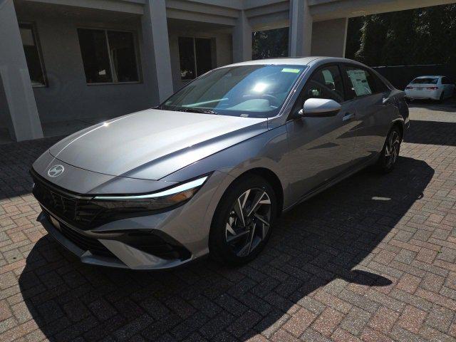 2025 Hyundai Elantra SEL Convenience photo 2