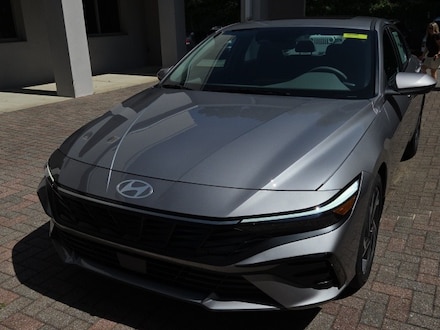 2025 Hyundai Elantra SEL Convenience Sedan