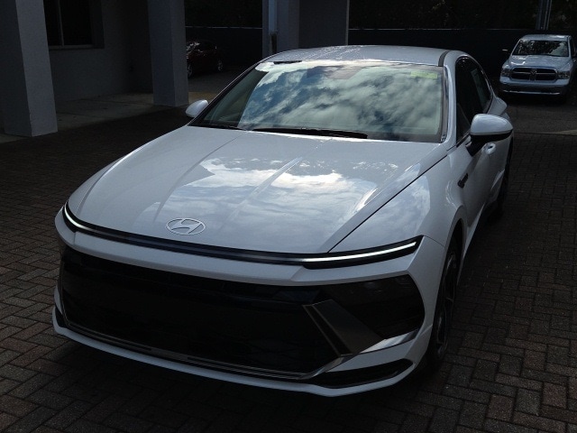 2026 Hyundai Sonata SEL's photo