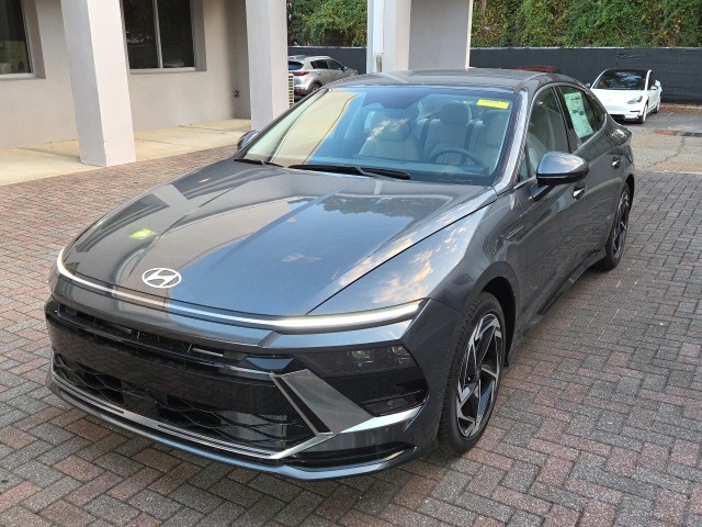 2026 Hyundai Sonata SEL's photo