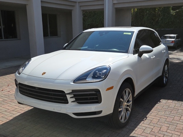 2022 Porsche Cayenne Platinum Edition's photo