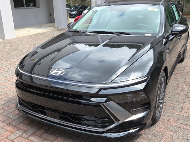 2025 Hyundai Sonata Hybrid SEL's photo