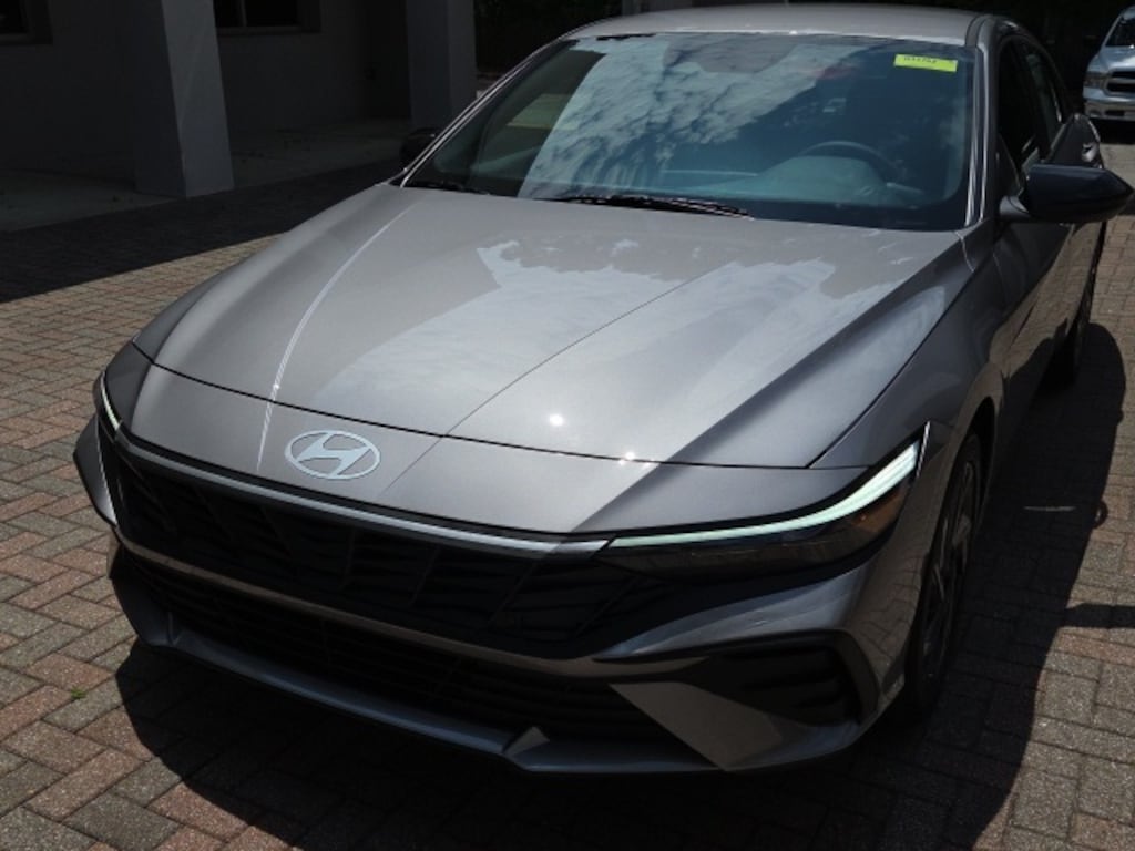 New 2025 Hyundai Elantra SEL Sport Sedan