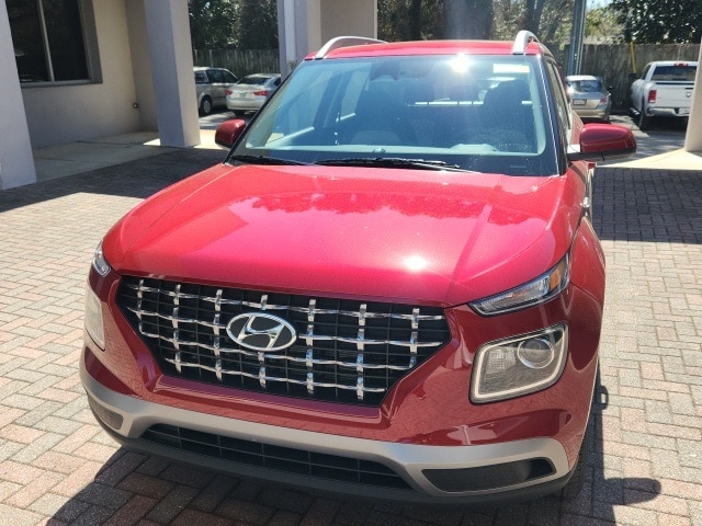 2025 Hyundai Venue SEL's photo