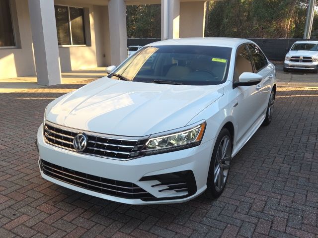 2018 Volkswagen Passat R-Line