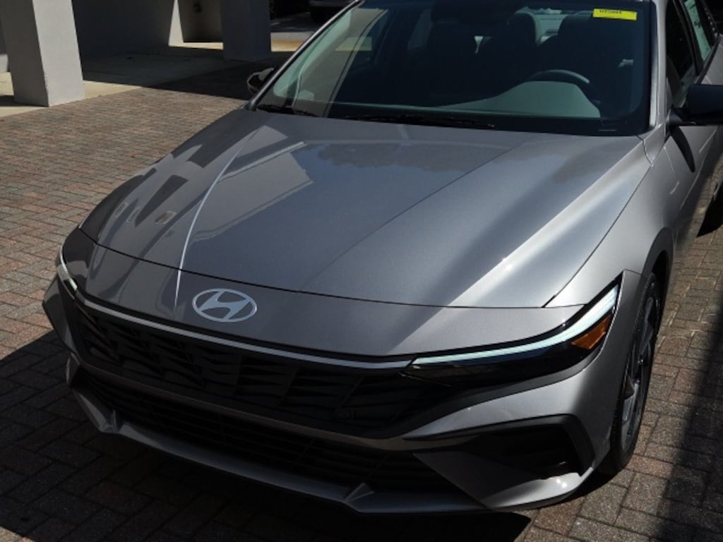 New 2025 Hyundai Elantra SEL Sport Sedan