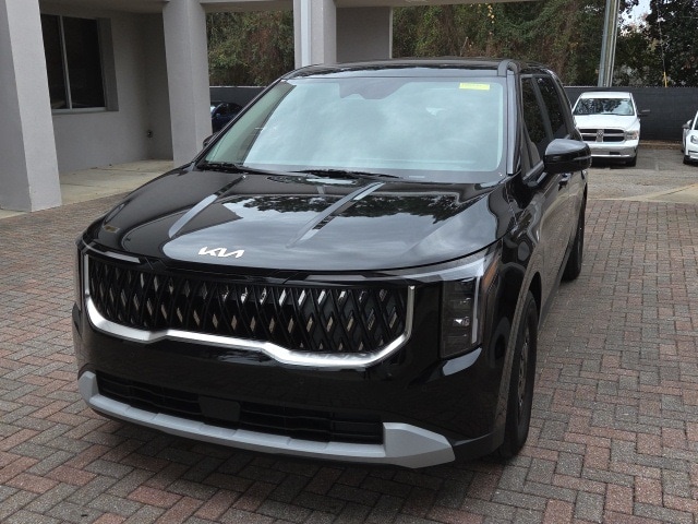 2025 Kia Carnival LXS's photo