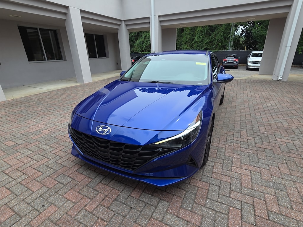 Used 2022 Hyundai Elantra Hybrid Blue Sedan