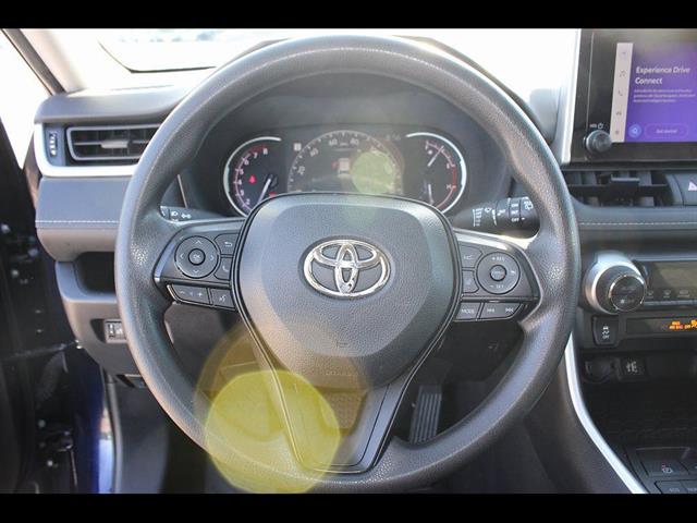 2024 Toyota RAV4 XLE - Photo 15