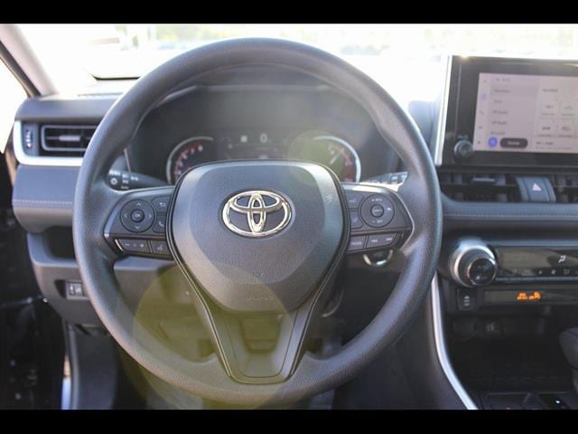 2024 Toyota RAV4 XLE - Photo 17