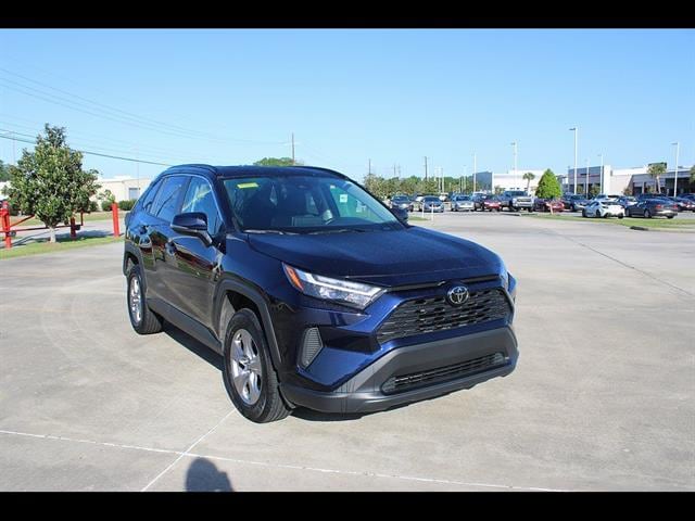 2024 Toyota RAV4 XLE - Photo 4