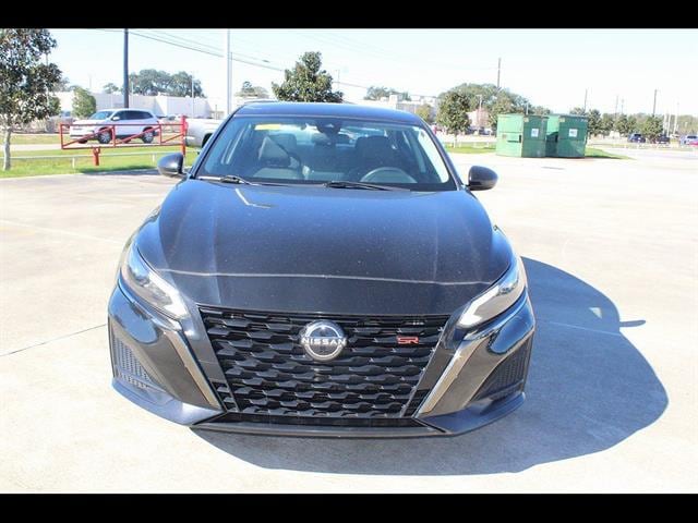 2023 Nissan Altima SR - Photo 3