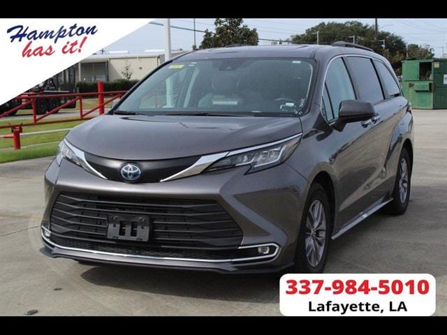 2023 Toyota Sienna Van Passenger Van 