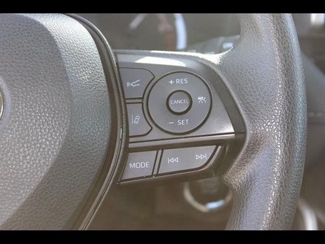 2024 Toyota RAV4 XLE - Photo 18