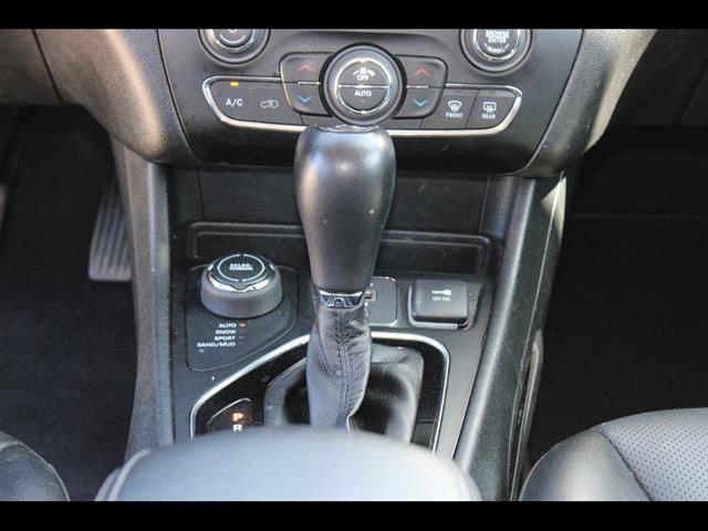 2023 Jeep Cherokee Altitude Lux - Photo 31