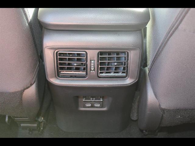 2024 Toyota RAV4 XLE - Photo 34