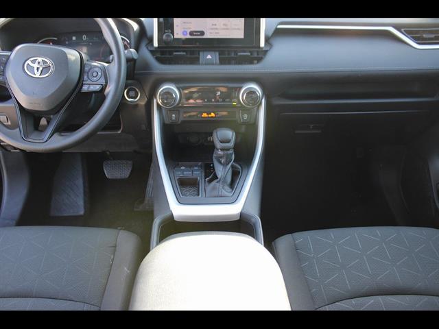 2024 Toyota RAV4 XLE - Photo 27