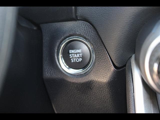 2024 Toyota RAV4 XLE - Photo 23