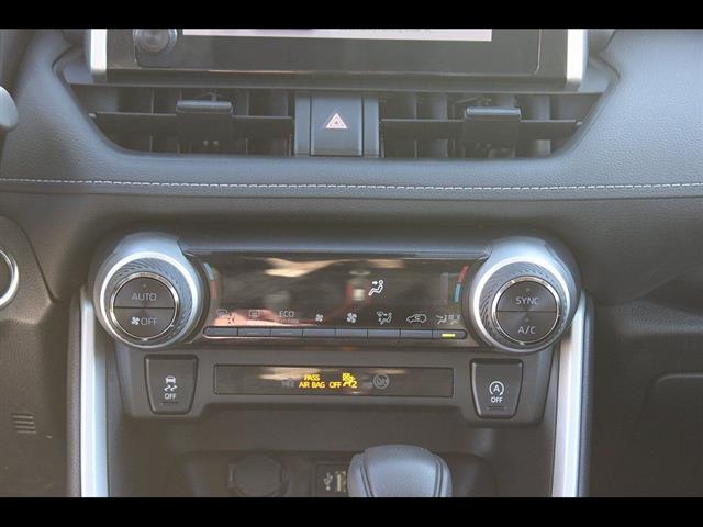 2024 Toyota RAV4 XLE - Photo 29
