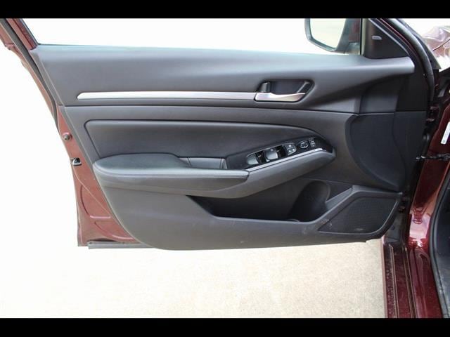 2023 Nissan Altima SV - Photo 9