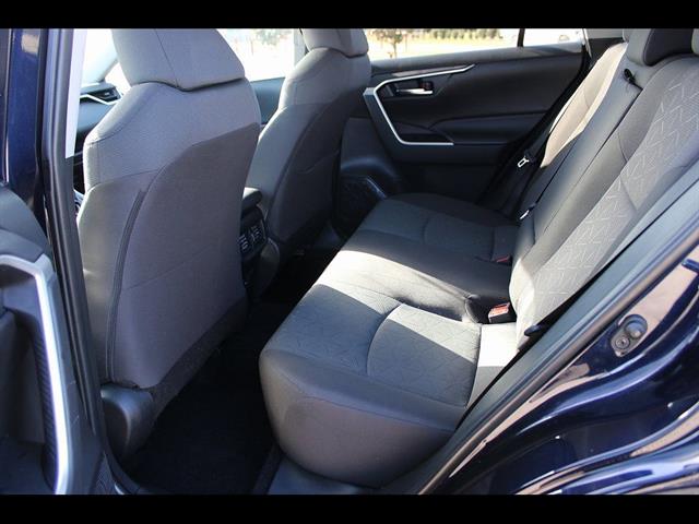 2024 Toyota RAV4 XLE - Photo 29