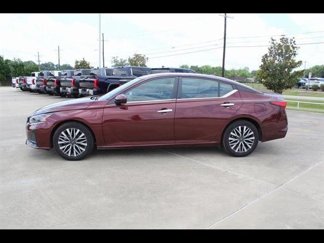 2023 Nissan Altima SV - Photo 7