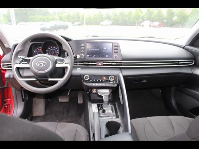 2023 Hyundai Elantra SEL - Photo 18