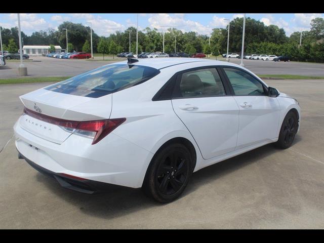 2023 Hyundai Elantra SEL - Photo 6