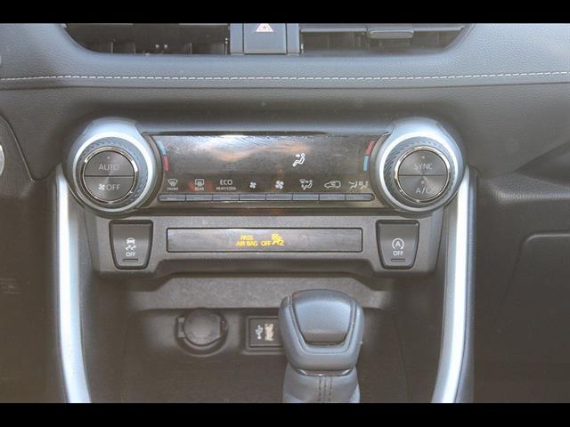 2024 Toyota RAV4 XLE - Photo 25
