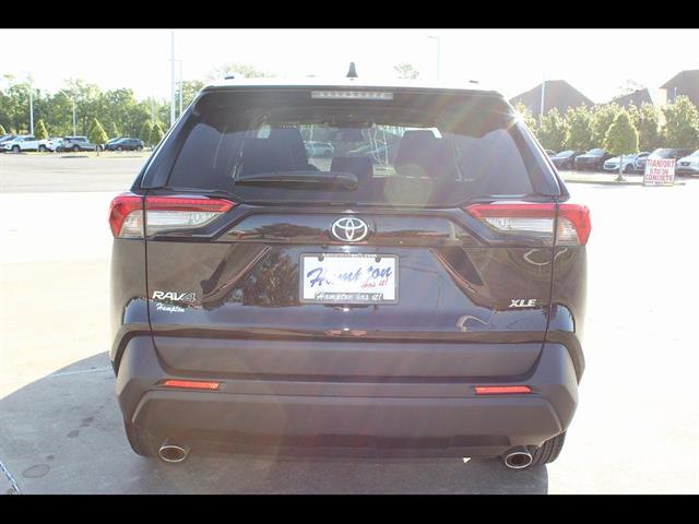 2024 Toyota RAV4 XLE - Photo 7